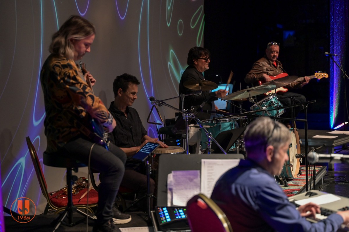 DE-CONECTAT … DE PRIMĂVARĂ