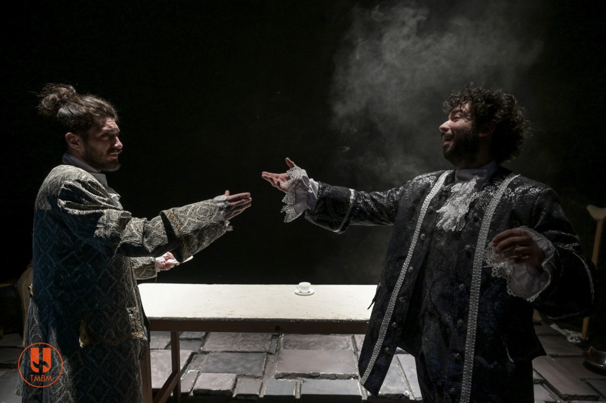 afis Groapa din tavan