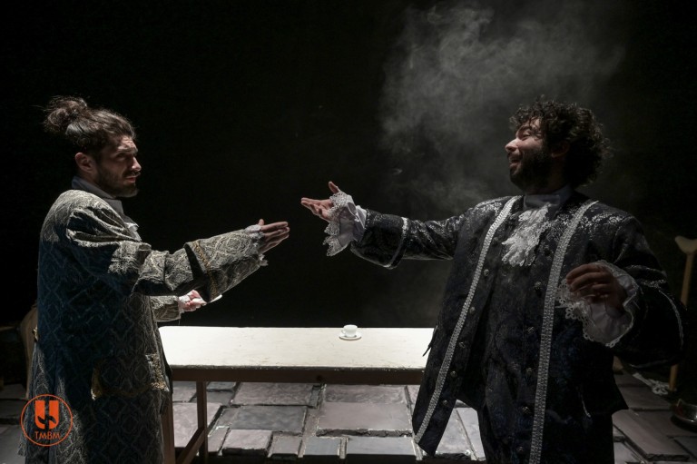 afis Groapa din tavan